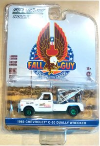 Greenlight Fall Guy 1969 Chevrolet C-30 Dually Wrecker Jerry’s Towing - 1:64 - Green Machine